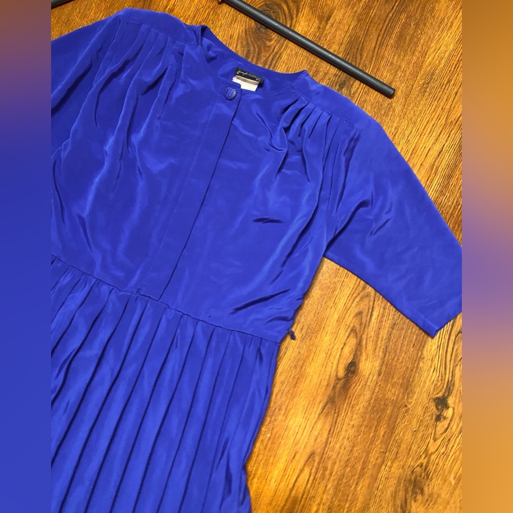 🌷 Joseph Ribkoff🌷 Vintage Royal Blue Pleated Dress With White Stripe Hem Size 11 - Picture 3 of 14